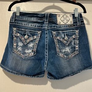 Ladies Miss Me jean shorts